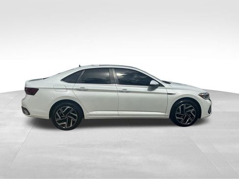 Used 2023 Volkswagen Jetta SEL FWD image 6