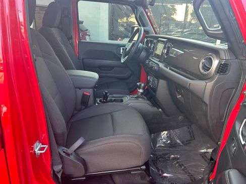Used 2023 Jeep Wrangler Unlimited Sahara AWD/4WD image 24