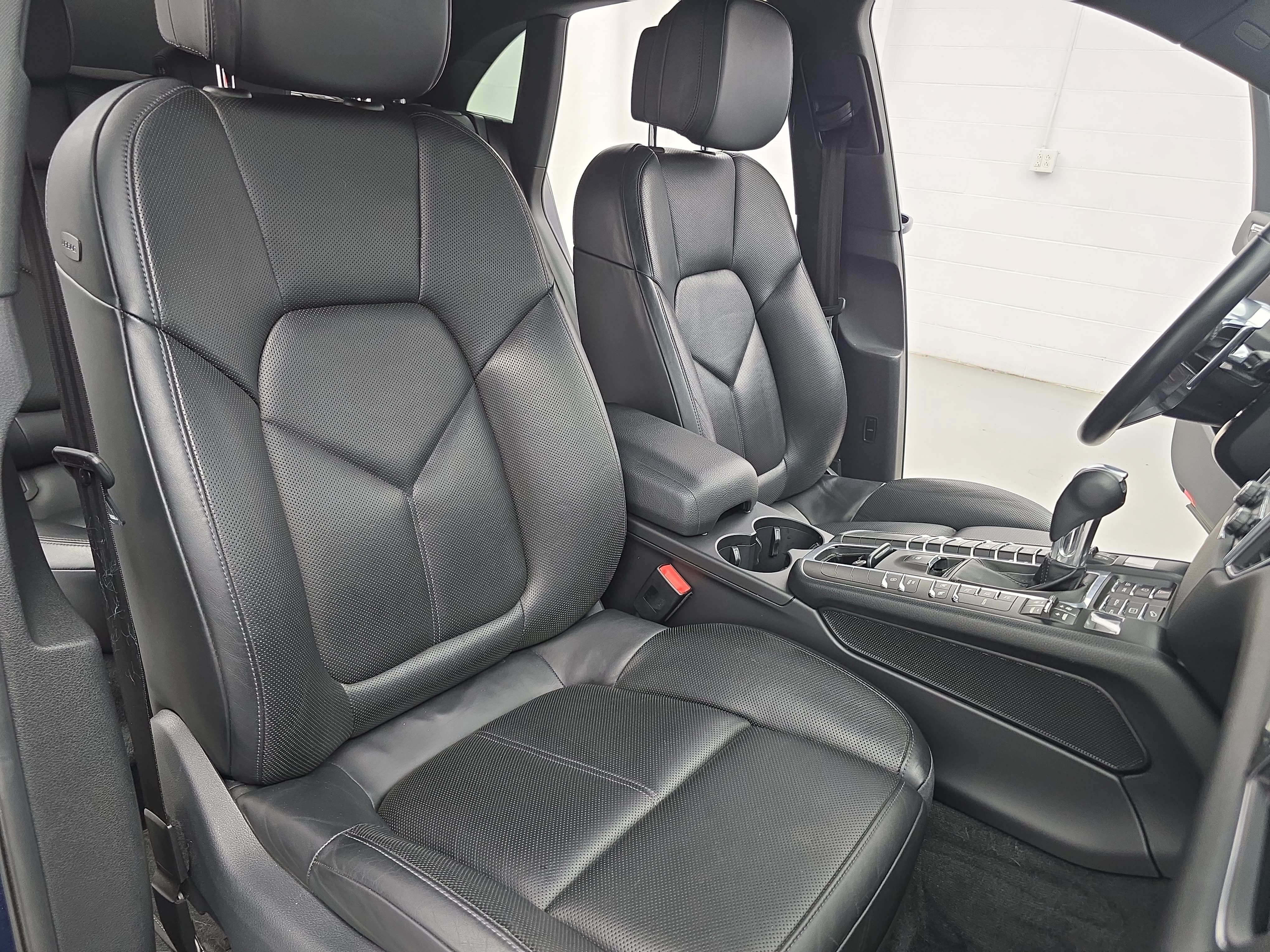 Certified 2016 Porsche Macan S AWD/4WD image 12