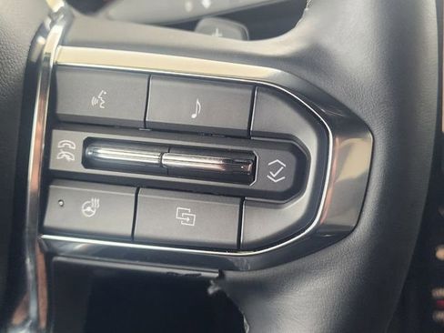 Used 2025 GMC Acadia Elevation FWD image 29