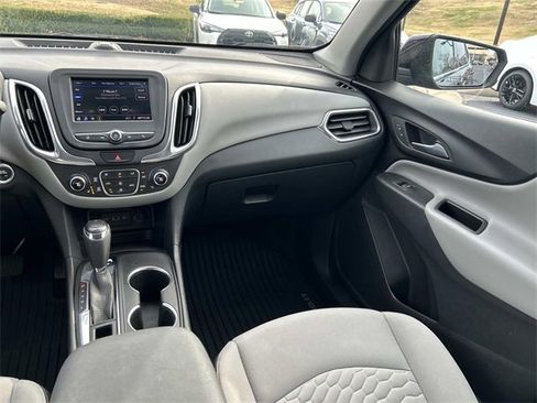 Used 2020 Chevrolet Equinox LT image 18