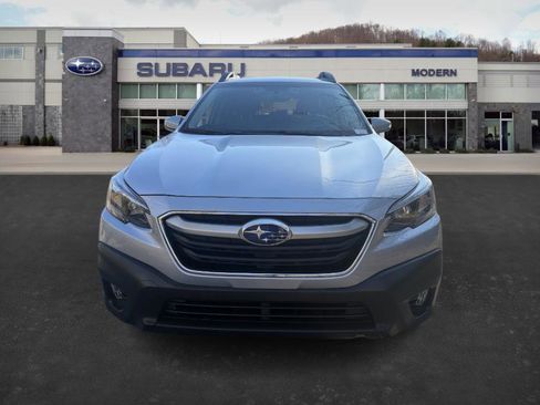 Used 2022 Subaru Outback Premium image 2