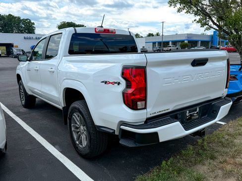 Used 2024 Chevrolet Colorado LT AWD/4WD image 4