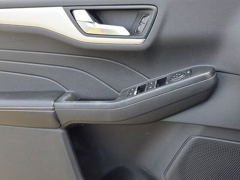 Used 2021 Ford Escape SE w/ SE Sport Appearance Package image 27