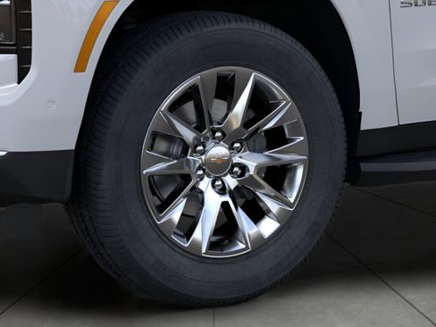 Used 2026 Chevrolet Suburban Premier AWD/4WD image 9