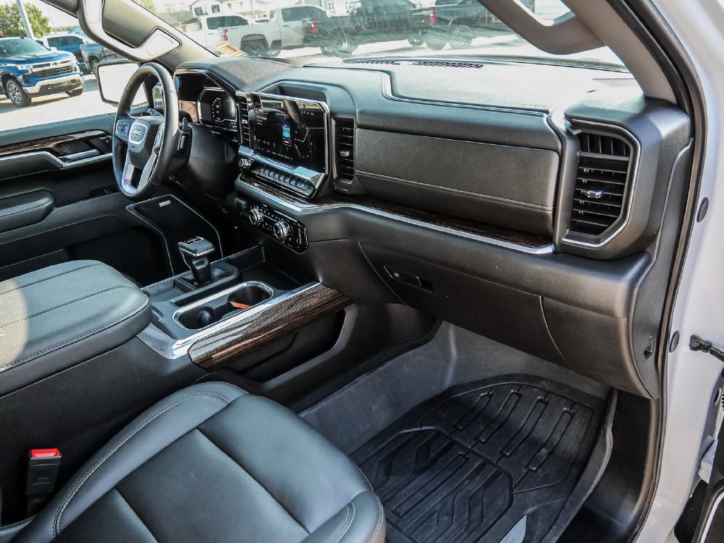 Used 2025 GMC Sierra 1500 Elevation w/ Elevation Premium Package AWD/4WD image 18