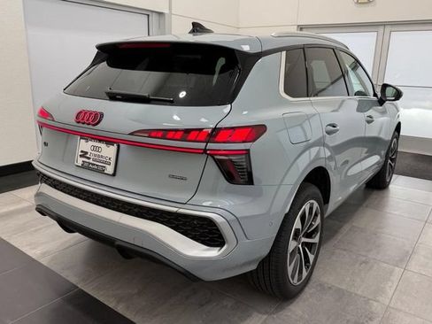 New 2026 Audi Q3 quattro 2.0T AWD/4WD image 2