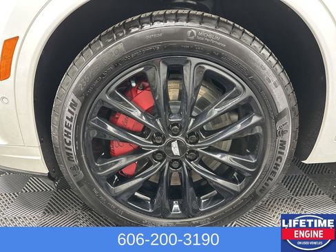 Used 2024 Cadillac XT6 Sport w/ Technology Package image 9