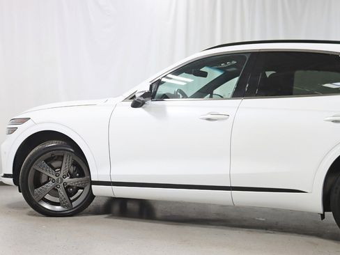 Used 2023 Genesis GV70 3.5T Sport w/ Sport Prestige Package AWD/4WD image 11