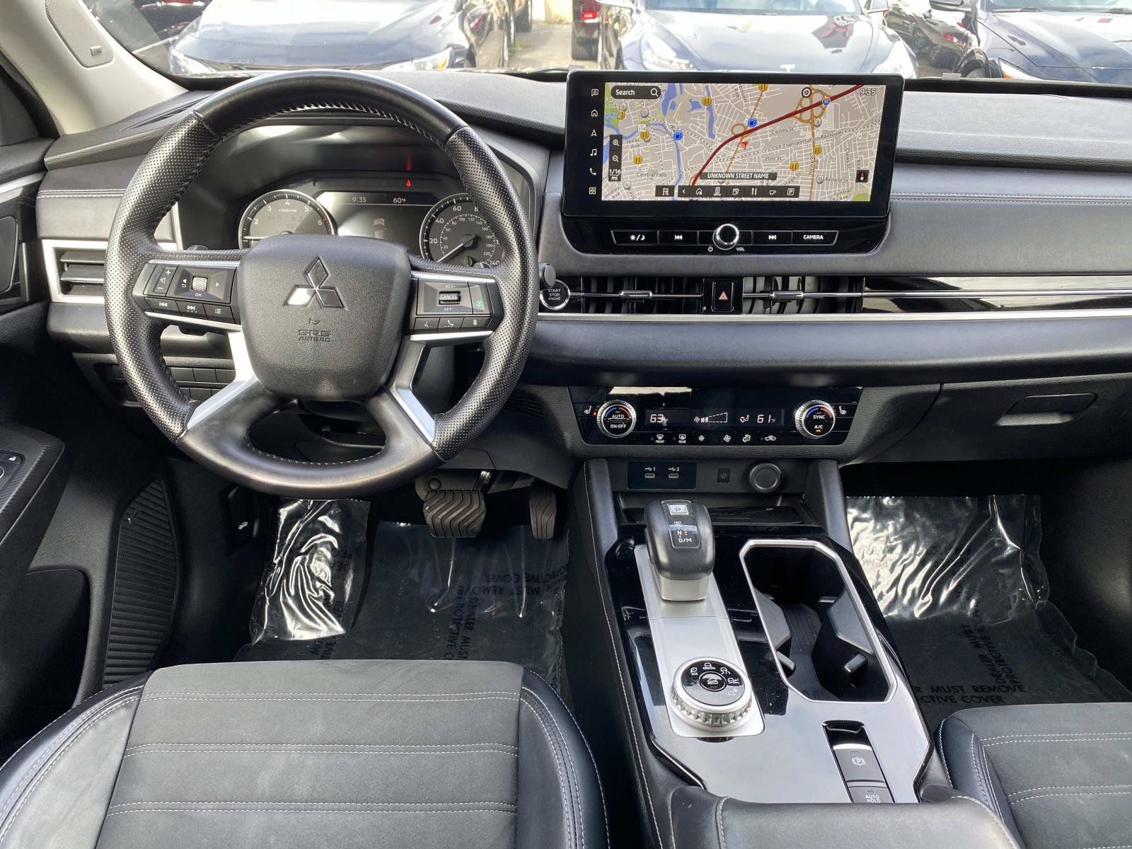 Used 2025 Mitsubishi Outlander SE FWD image 11