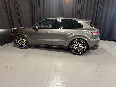 New 2026 Porsche Cayenne E-Hybrid image 8