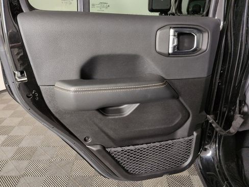 Certified 2025 Jeep Wrangler Unlimited Sahara w/ Safety Group AWD/4WD image 31