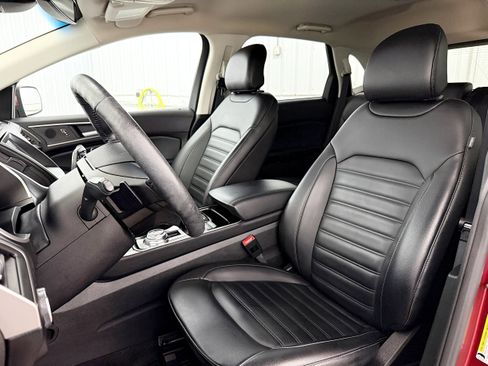 Used 2019 Ford Edge SEL w/ Equipment Group 201A image 5