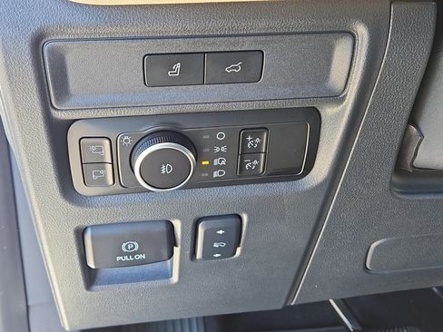 Used 2024 Ford Expedition Platinum image 23