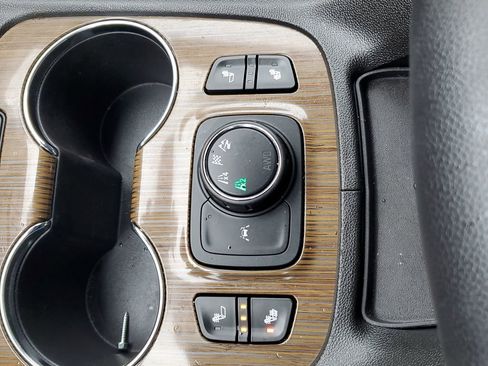 Used 2023 GMC Acadia SLE w/ Driver Convenience Package image 26