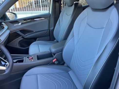 New 2026 Volkswagen Tiguan SE R-Line image 8