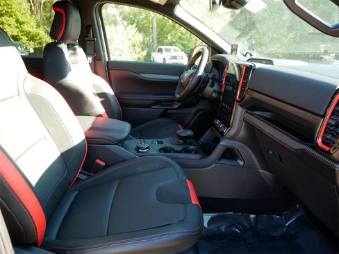 Used 2025 Ford Ranger Raptor image 8