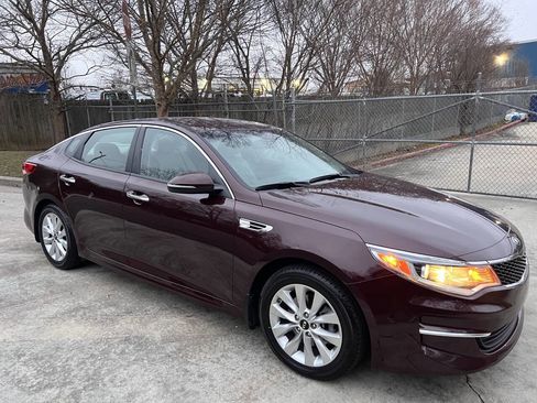 Used 2018 Kia Optima LX w/ Convenience Package image 6