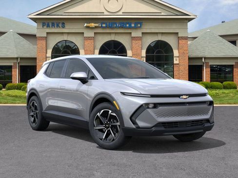 New 2026 Chevrolet Equinox EV LT image 8