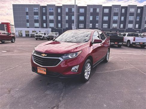 Used 2021 Chevrolet Equinox LT image 1