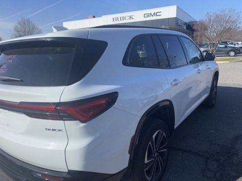 Used 2025 Buick Enclave Sport Touring image 6