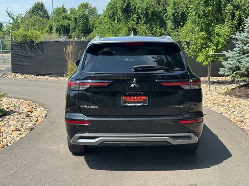 New 2025 Mitsubishi Outlander AWD image 4