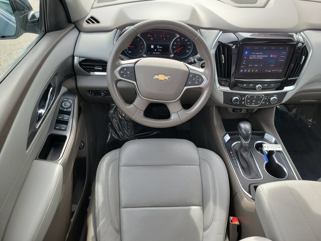 Used 2021 Chevrolet Traverse LT w/ LT Premium Package AWD/4WD image 15