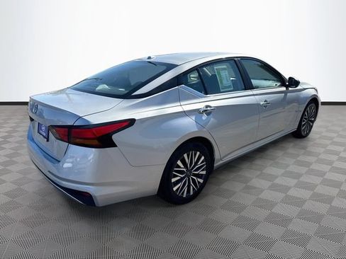 Used 2025 Nissan Altima 2.5 SV FWD image 7