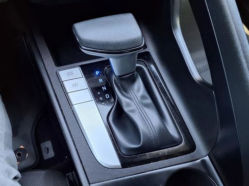 Certified 2023 Hyundai Elantra SE FWD image 25
