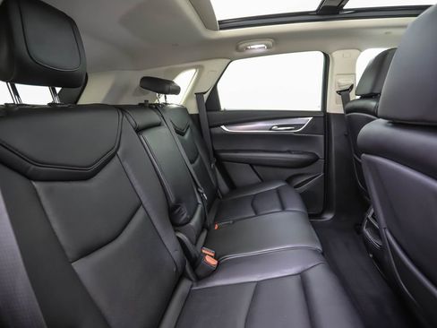 Used 2017 Cadillac XT5 Luxury w/ Driver Awareness Package AWD/4WD image 24