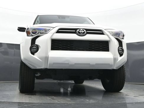 Used 2023 Toyota 4Runner SR5 Premium w/ Moonroof Package RWD image 27