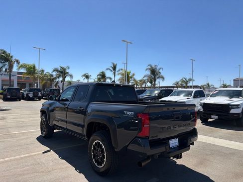 Used 2025 Toyota Tacoma TRD Off-Road AWD/4WD image 6