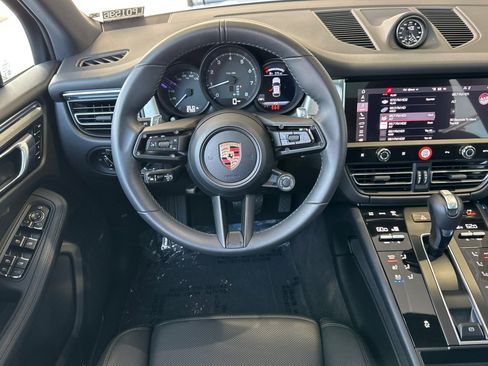 Used 2026 Porsche Macan AWD/4WD image 14