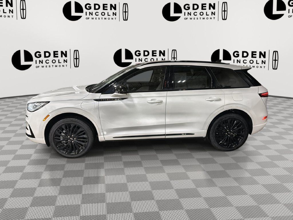 Used 2025 Lincoln Corsair Grand Touring w/ Jet Appearance Package AWD/4WD image 5
