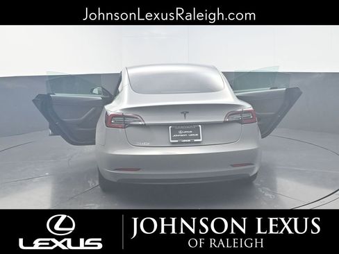 Used 2020 Tesla Model 3 Standard Range Plus image 25
