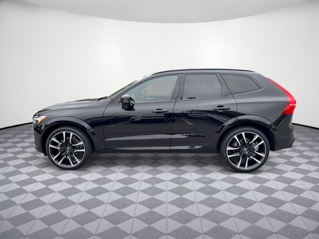 Used 2024 Volvo XC60 B5 Ultimate AWD/4WD image 2