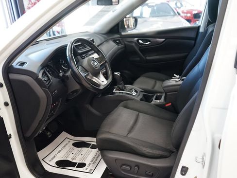 Used 2017 Nissan Rogue SV AWD/4WD image 25