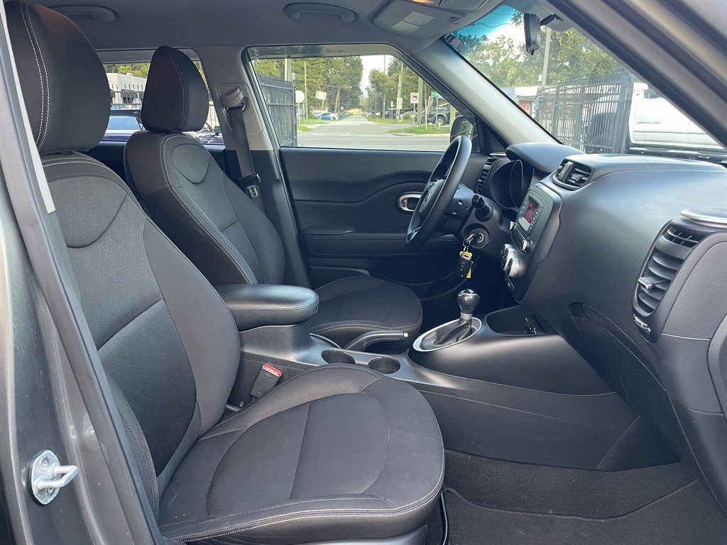 Used 2016 Kia Soul FWD image 21