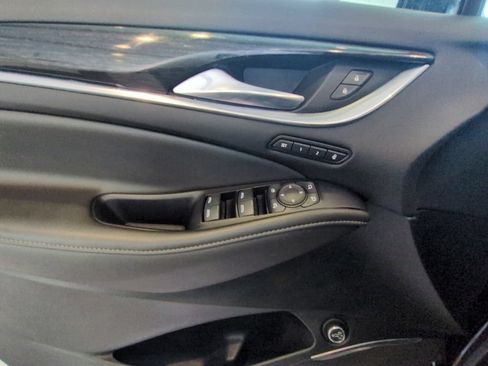 Used 2020 Buick Enclave Avenir w/ Avenir Technology Package FWD image 10