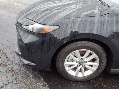 Used 2025 Toyota Camry LE image 21