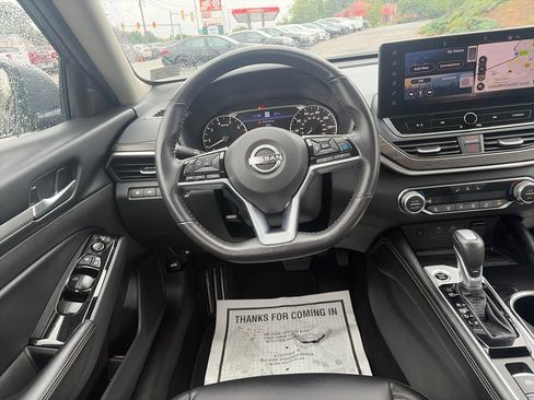 Used 2025 Nissan Altima 2.5 SL FWD image 14