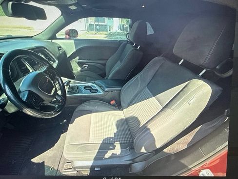 Used 2019 Dodge Challenger SXT RWD image 6