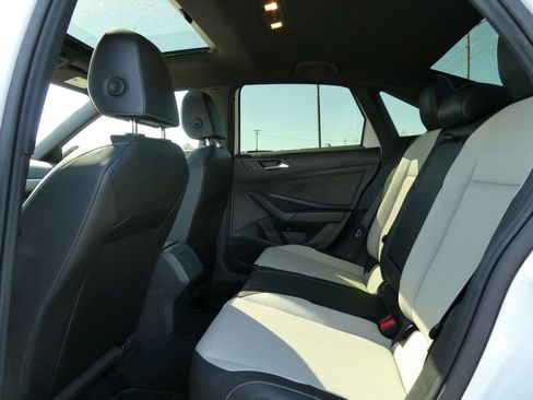 Used 2019 Volkswagen Jetta R-Line image 17