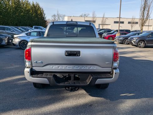 Used 2019 Toyota Tacoma Limited image 4