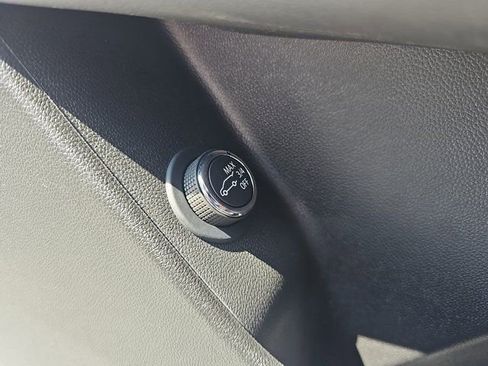 Used 2025 Cadillac XT6 Premium Luxury w/ LPO, Floor Liner Package image 30