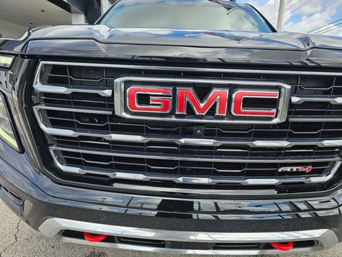 Used 2025 GMC Yukon AT4 w/ AT4 Premium Package AWD/4WD image 9