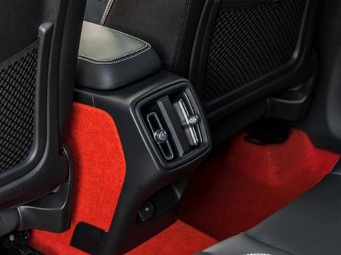 Used 2021 Volvo XC40 T4 R-Design image 40