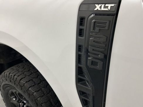 Used 2023 Ford F250 XLT w/ XLT Premium Package AWD/4WD image 26