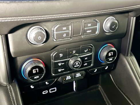 Used 2023 Chevrolet Tahoe LT image 19