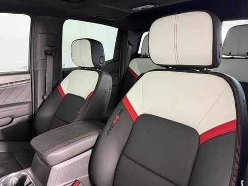 Used 2024 GMC Canyon AT4X AWD/4WD image 7